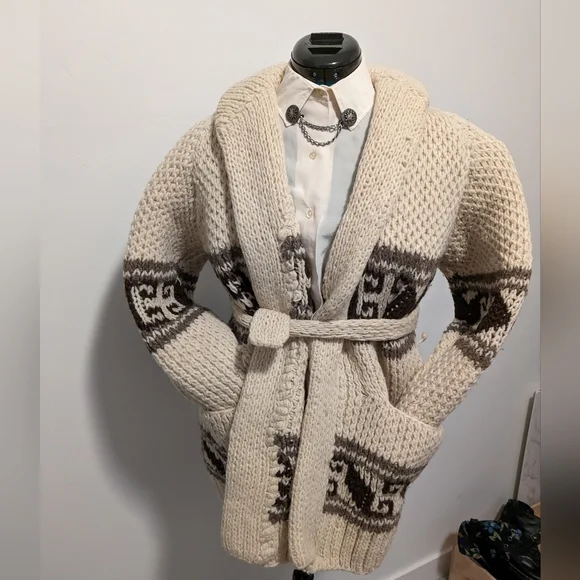 Handmade One of a Kind Chunky knitted Cardigan - Picture 6 of 7
